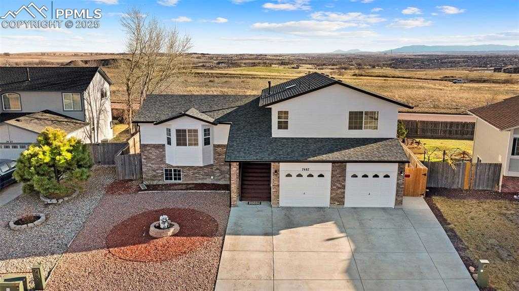 7487 Theresa Dr photo 1 of 40
