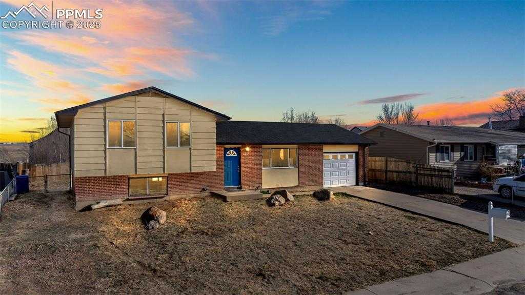 6651 Fielding Cir photo 1 of 26