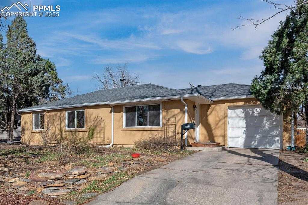 2127 Robin Dr photo 1 of 48