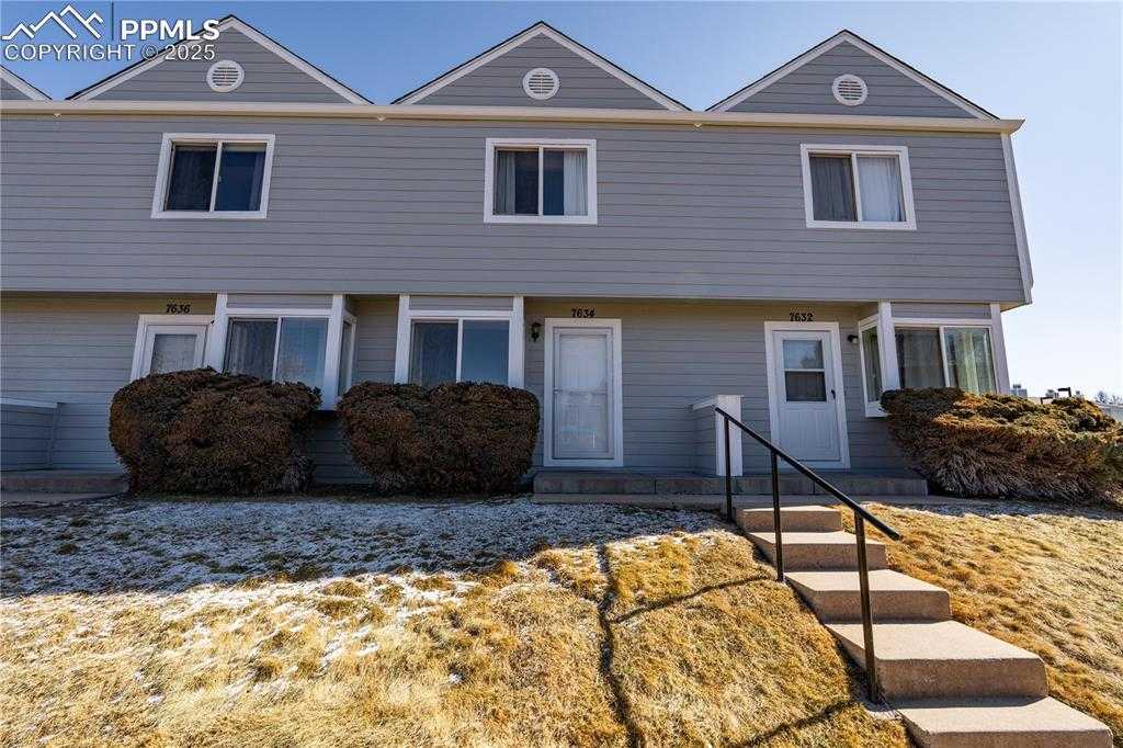 7634 Lexington Manor Dr photo 1 of 21