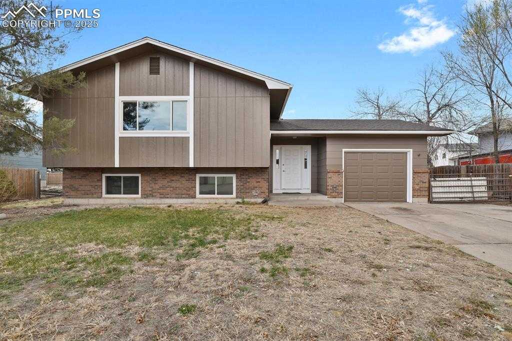4230 Arvol Cir photo 1 of 39
