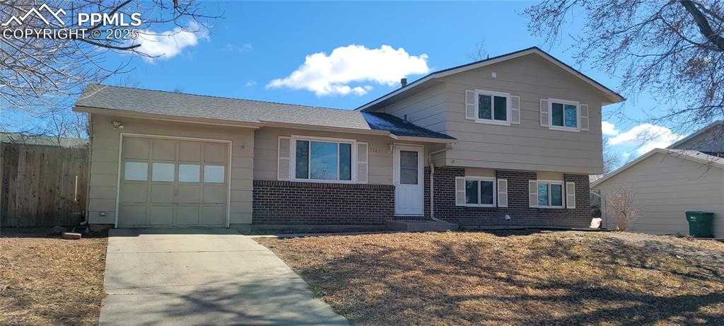 1327 Nokomis Dr photo 1 of 25