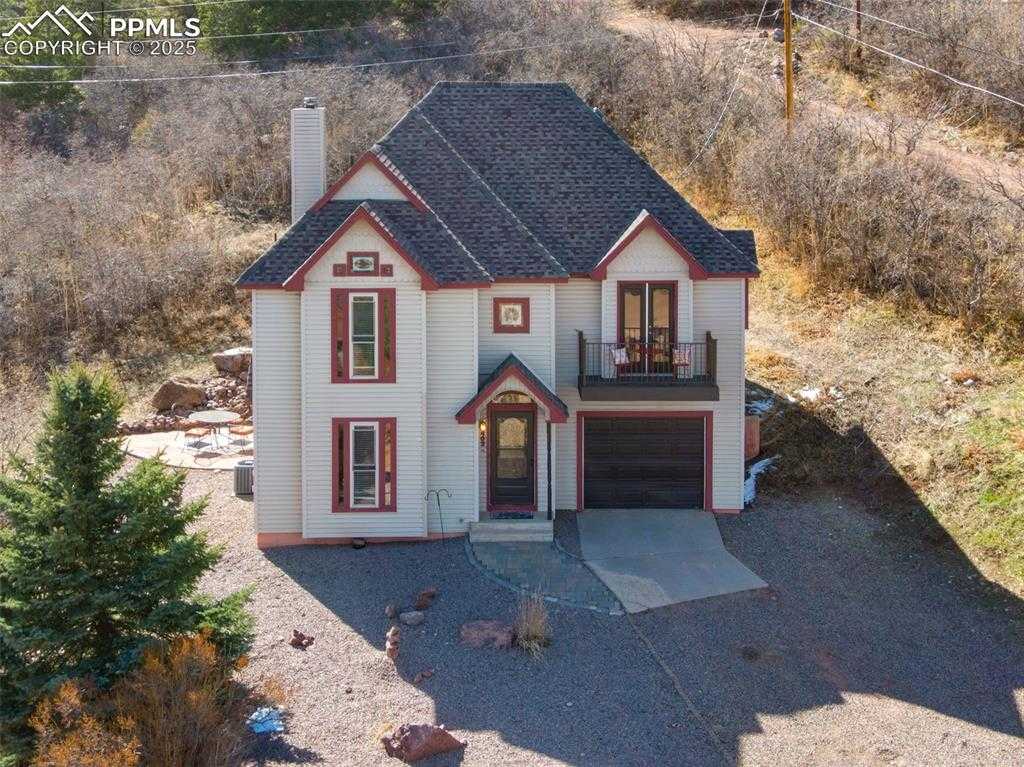 402 Roosevelt St photo 1 of 49