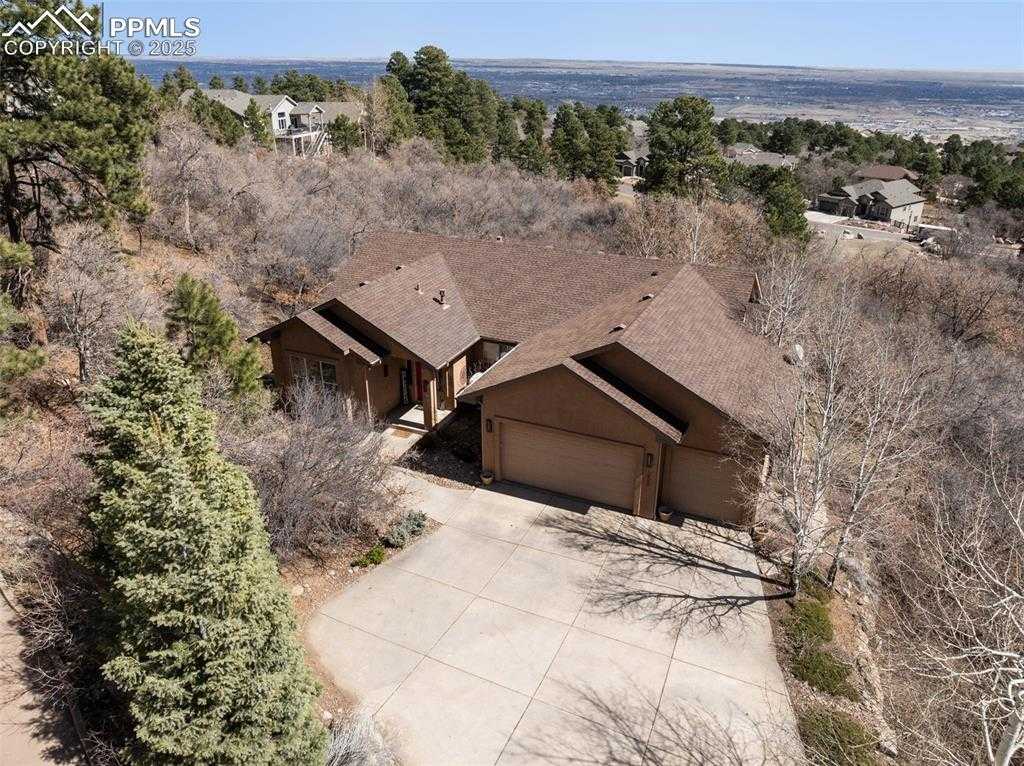 250 Stonebeck Ln photo 1 of 33