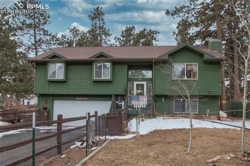 411 Bowman Ave photo 1 of 25