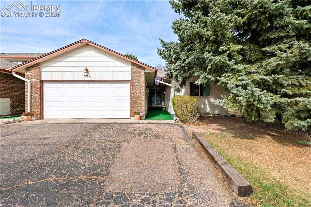 522 Lakewood Cir photo 1 of 43