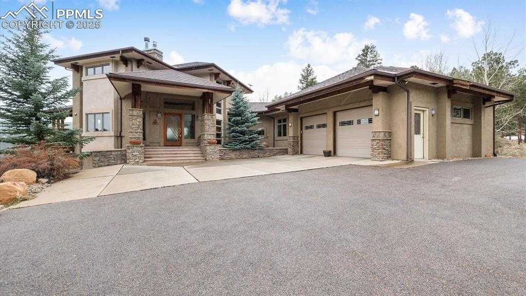 700 Sunrise Cir photo 1 of 50