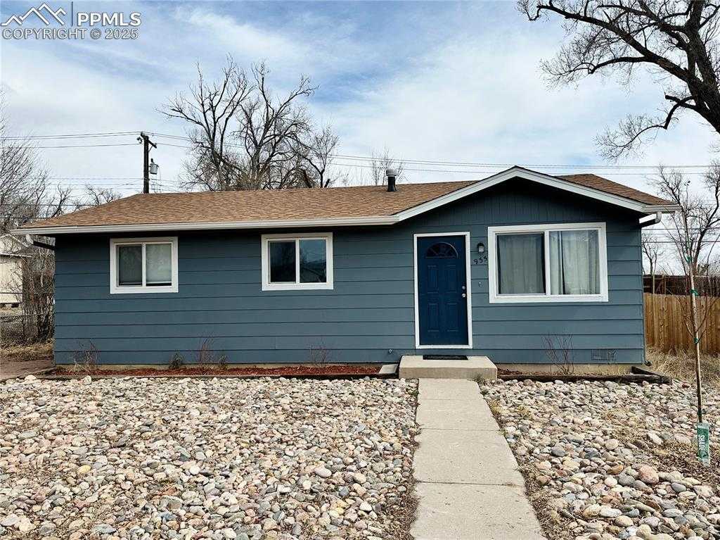 935 Hayden Dr photo 1 of 15
