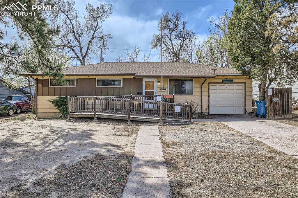810 S. Circle Dr photo 1 of 31
