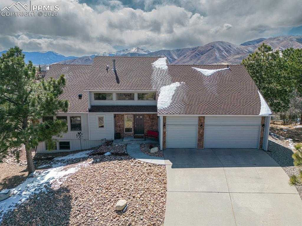 1523 Oak Hills Dr photo 1 of 50