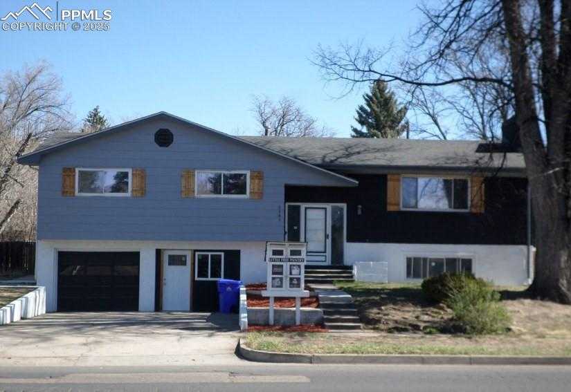 2341 Circle Dr photo 1 of 22