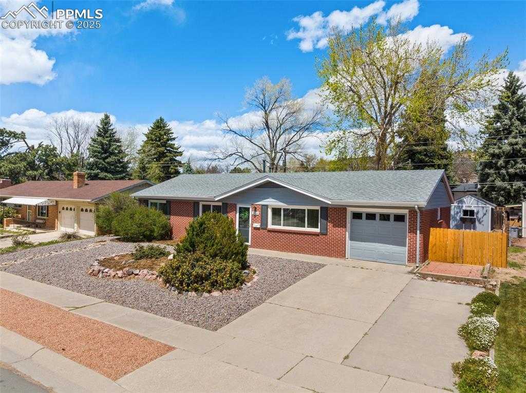 2928 Drakestone Dr photo 1 of 34