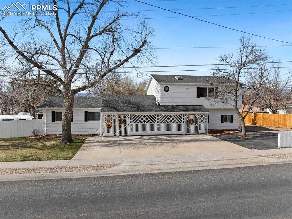 1641 Acacia Dr photo 1 of 49