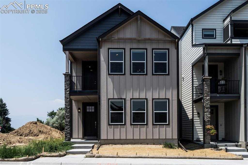 3064 Curly Grv photo 1 of 22