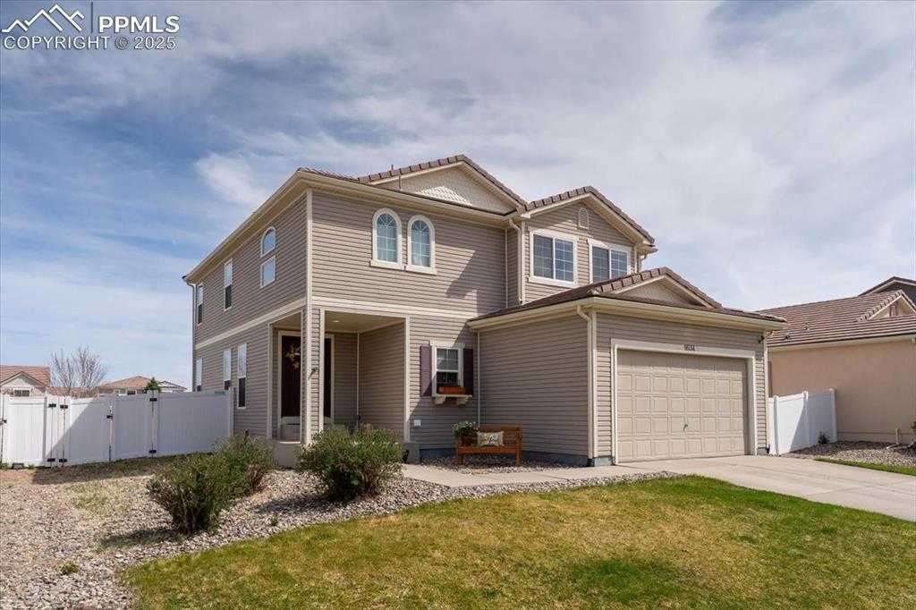 9534 Castle Oaks Dr photo 1 of 28