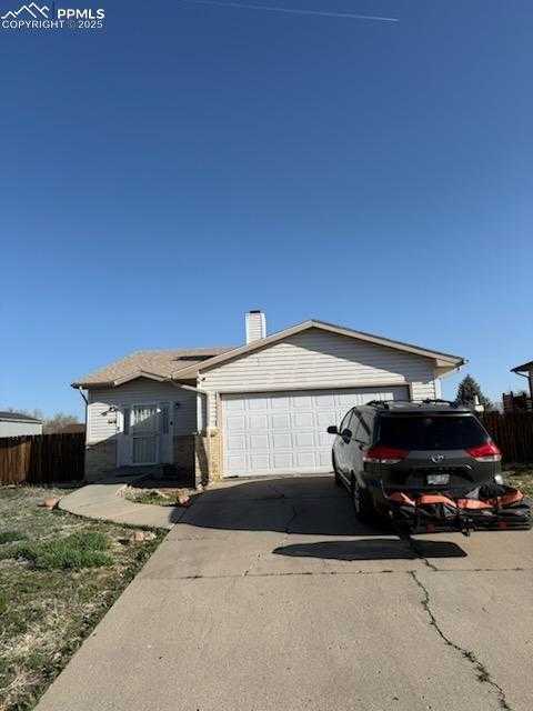 919 Rancher Dr photo 1 of 4