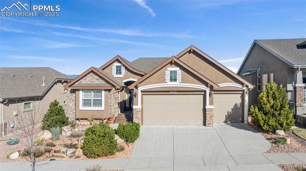 3060 Kettle Ridge Dr photo 1 of 47
