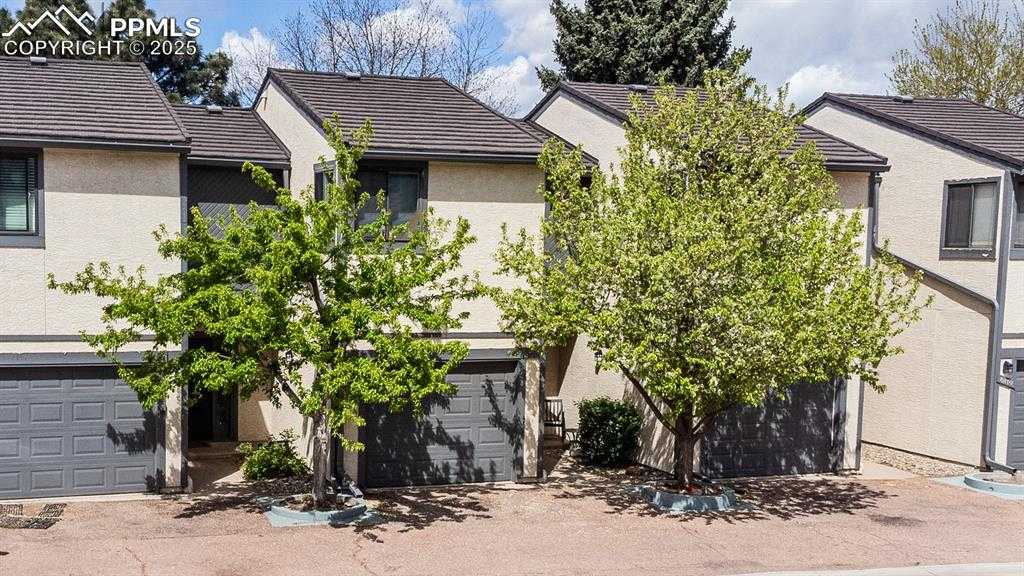 4823 Bluestem Dr photo 1 of 33
