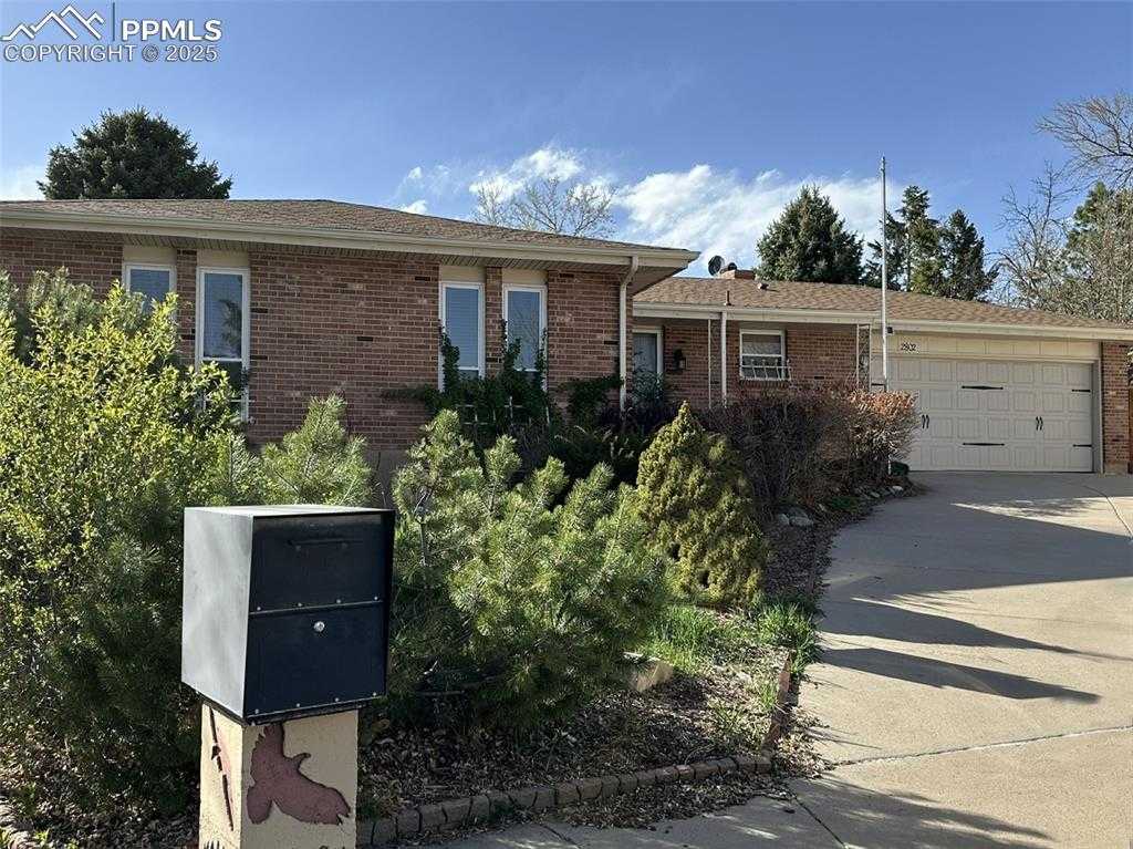 2802 Ridgeglen Pl photo 1 of 35