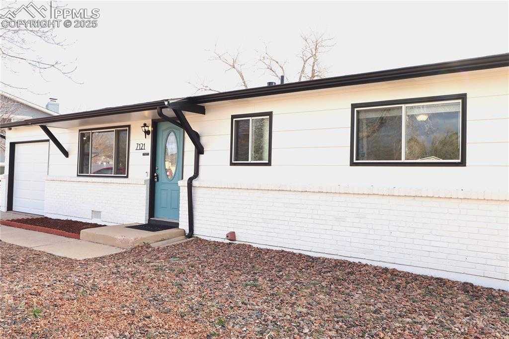 7121 Palmer Park Blvd photo 1 of 28