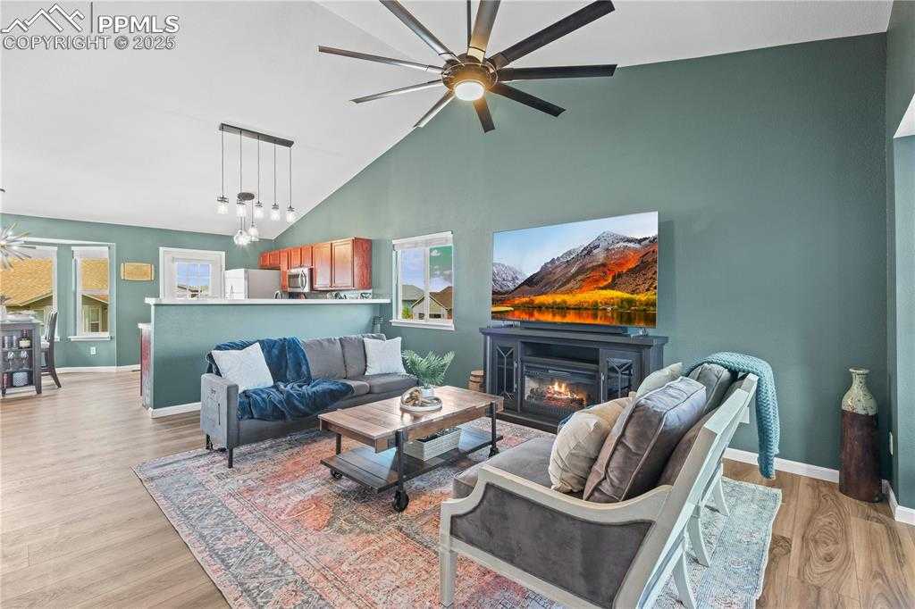 8358 Firethorn Dr photo 1 of 40