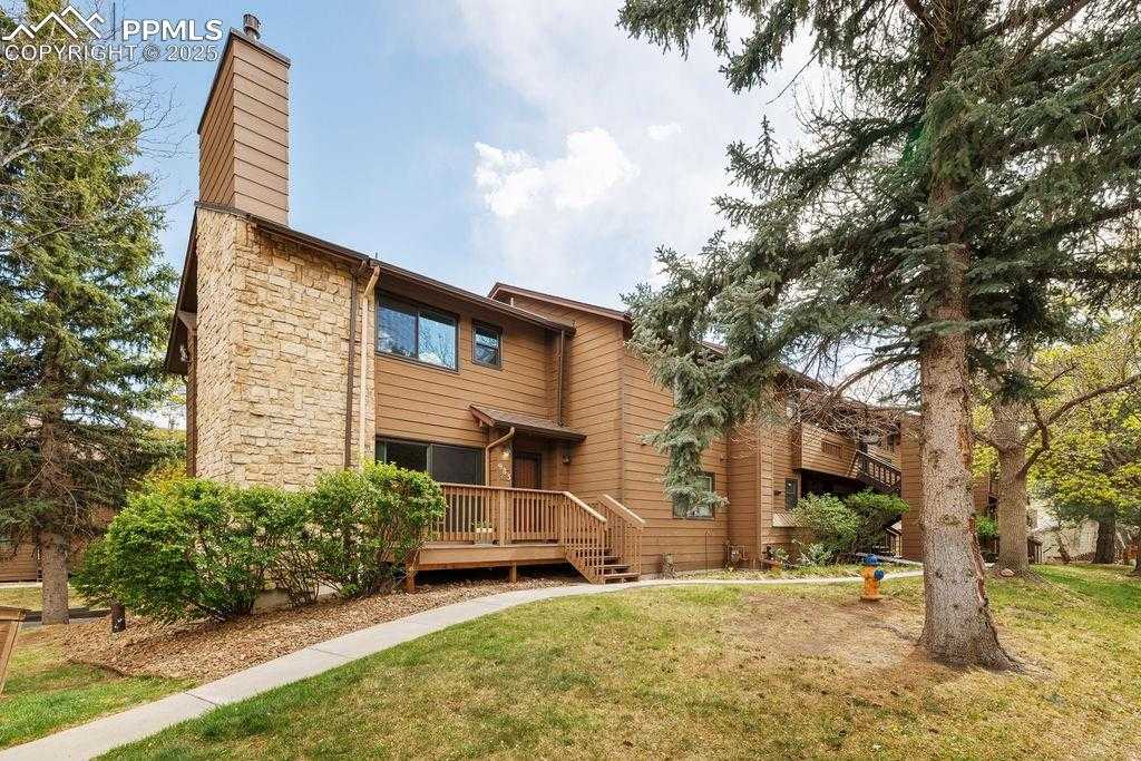 983 Moorings Dr photo 1 of 38