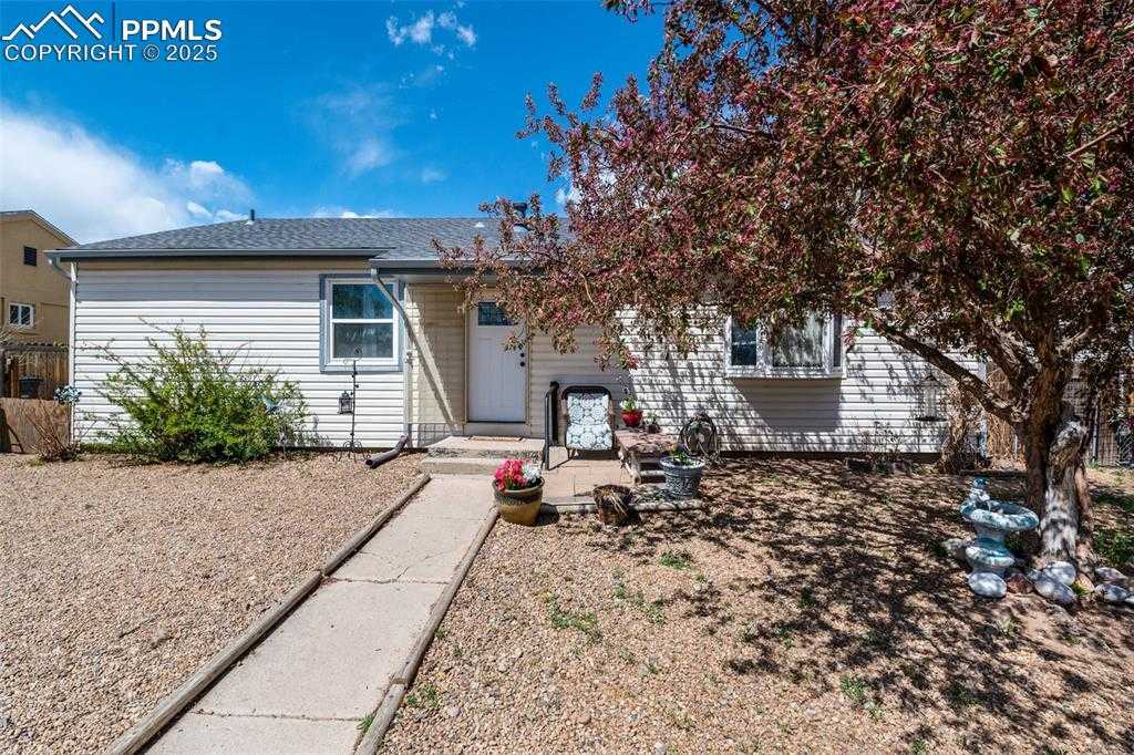 514 Crest St photo 1 of 26