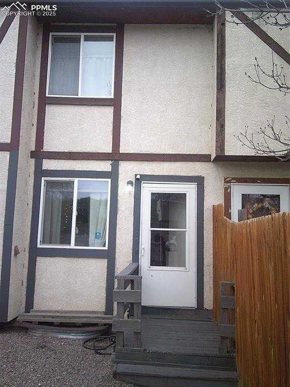 1005 Grinde Dr photo 1 of 50