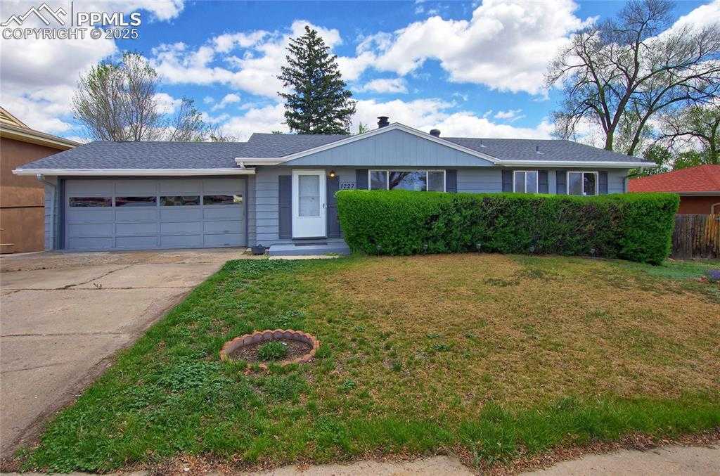 1227 Holmes Dr photo 1 of 36