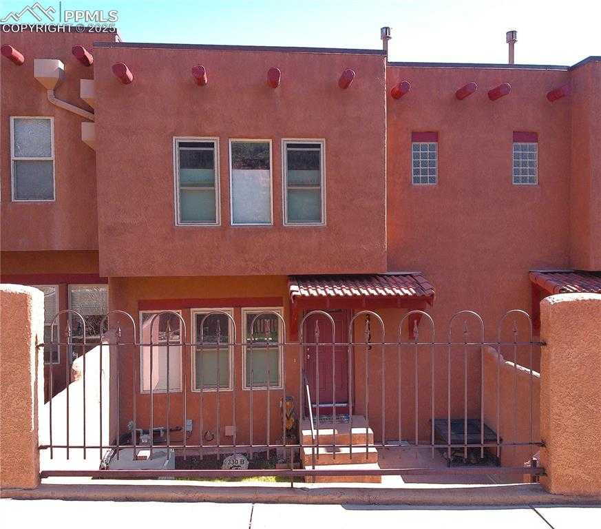 330 Santa Fe Pl photo 1 of 35