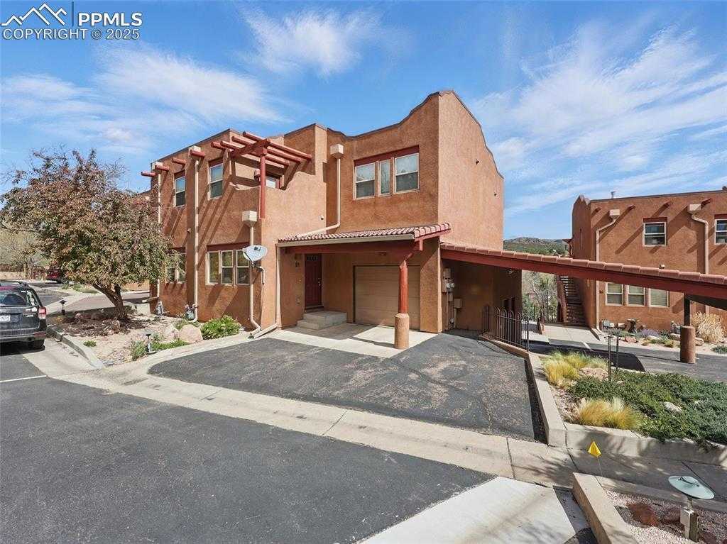 18 Taos Pl photo 1 of 39