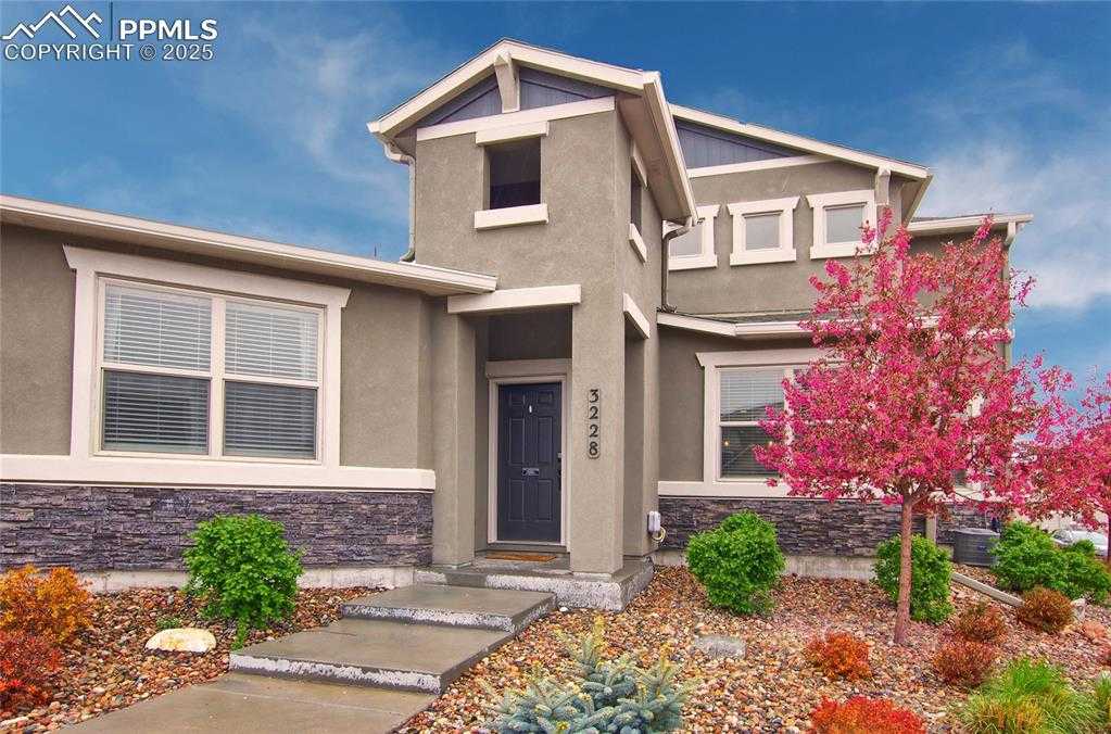 3228 Bewildering Hts photo 1 of 33