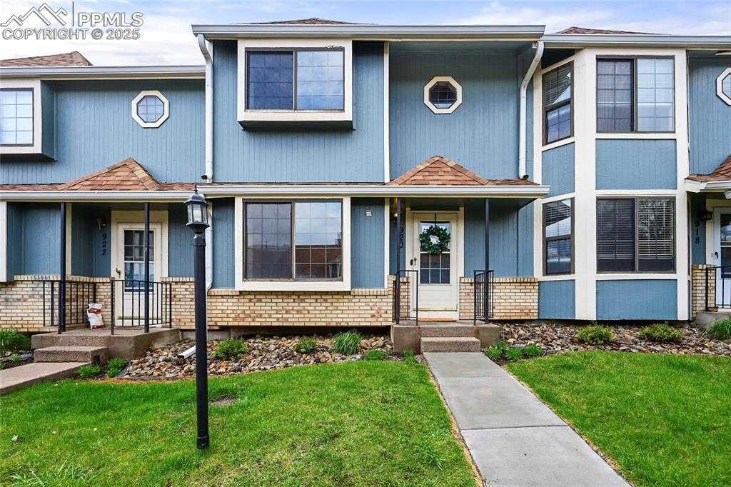 920 London Green Way photo 1 of 32