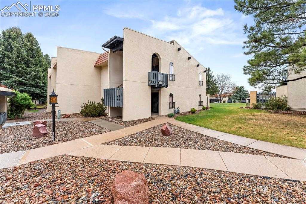 1002 Fontmore Rd photo 1 of 28
