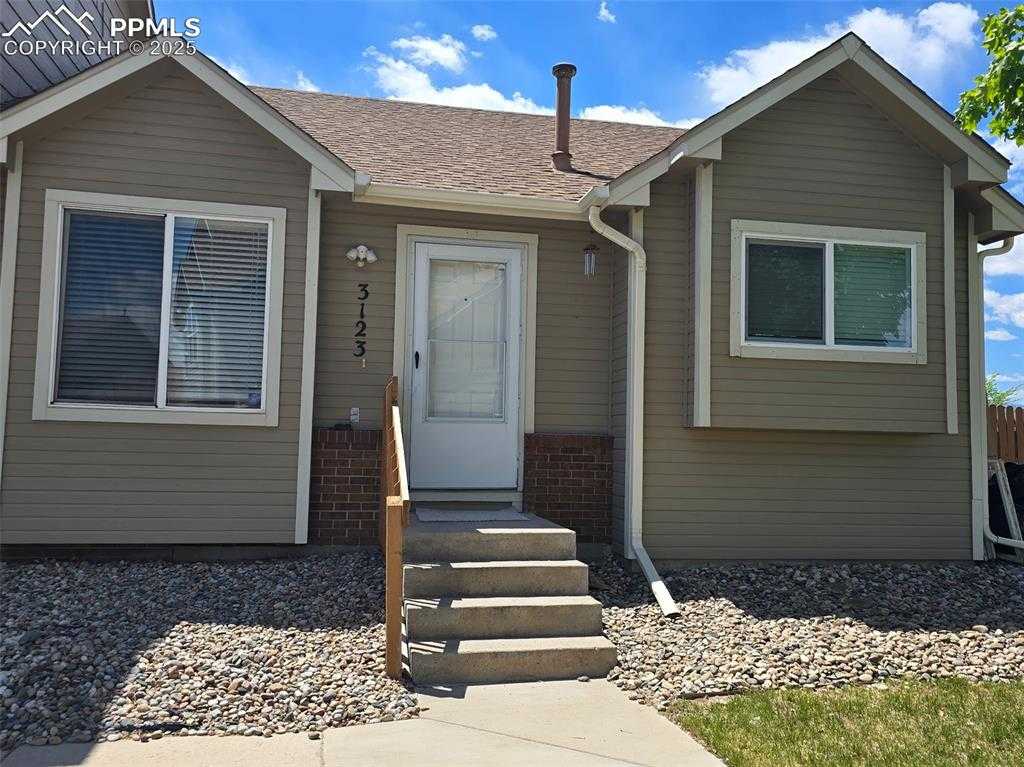 3123 Bridgewater Dr photo 1 of 27