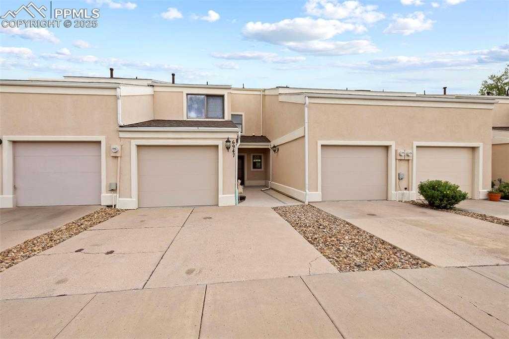 6947 Gayle Lyn Ln photo 1 of 43
