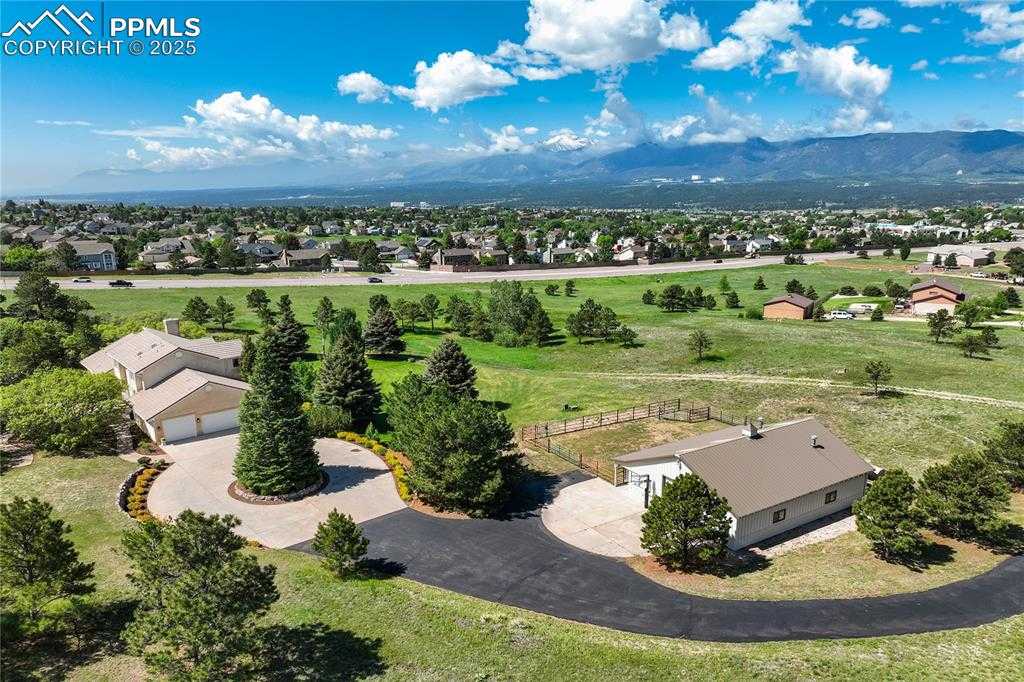 15635 Kingswood Dr photo 1 of 49