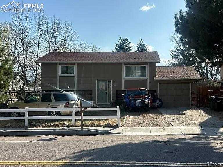 4802 Montebello Dr photo 1 of 13
