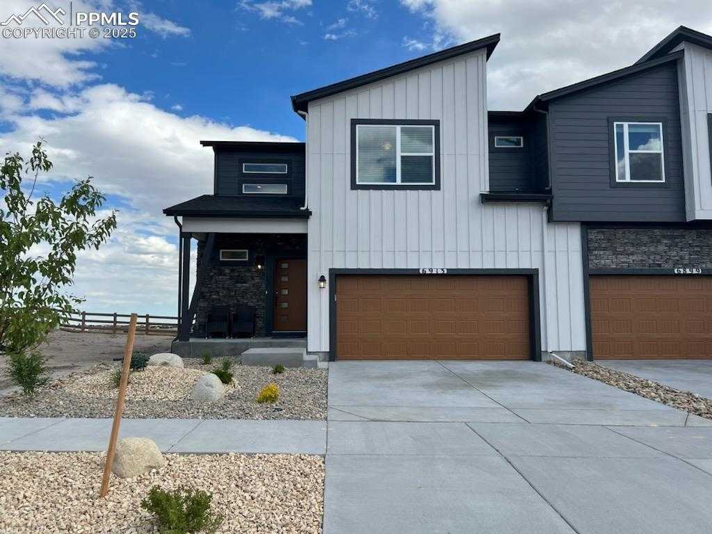 6913 Knapp Dr photo 1 of 38