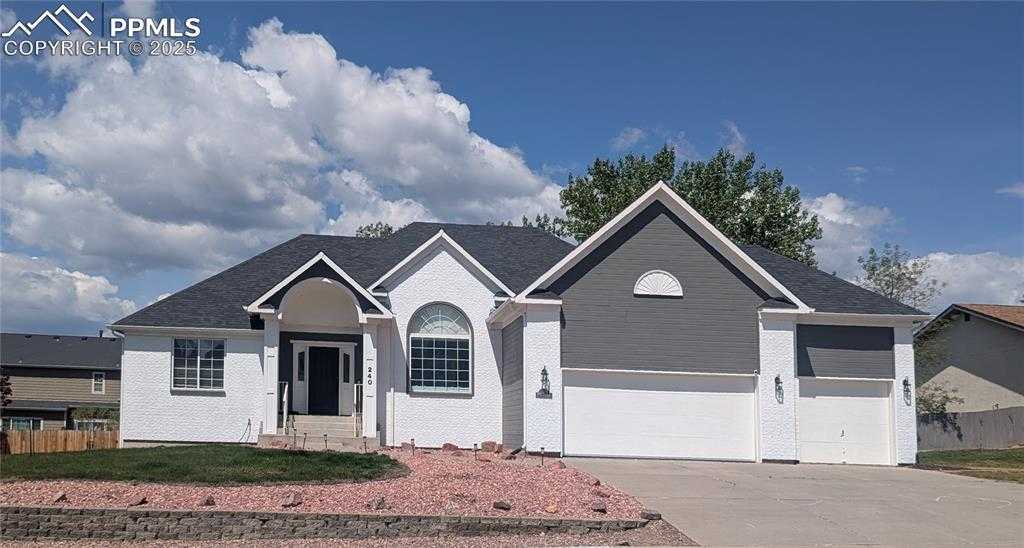 240 Sedona Dr photo 1 of 32