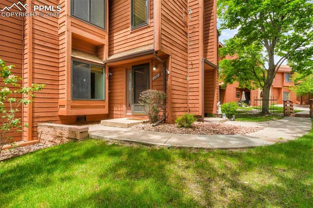 5010 Sunsuite Trl photo 1 of 50
