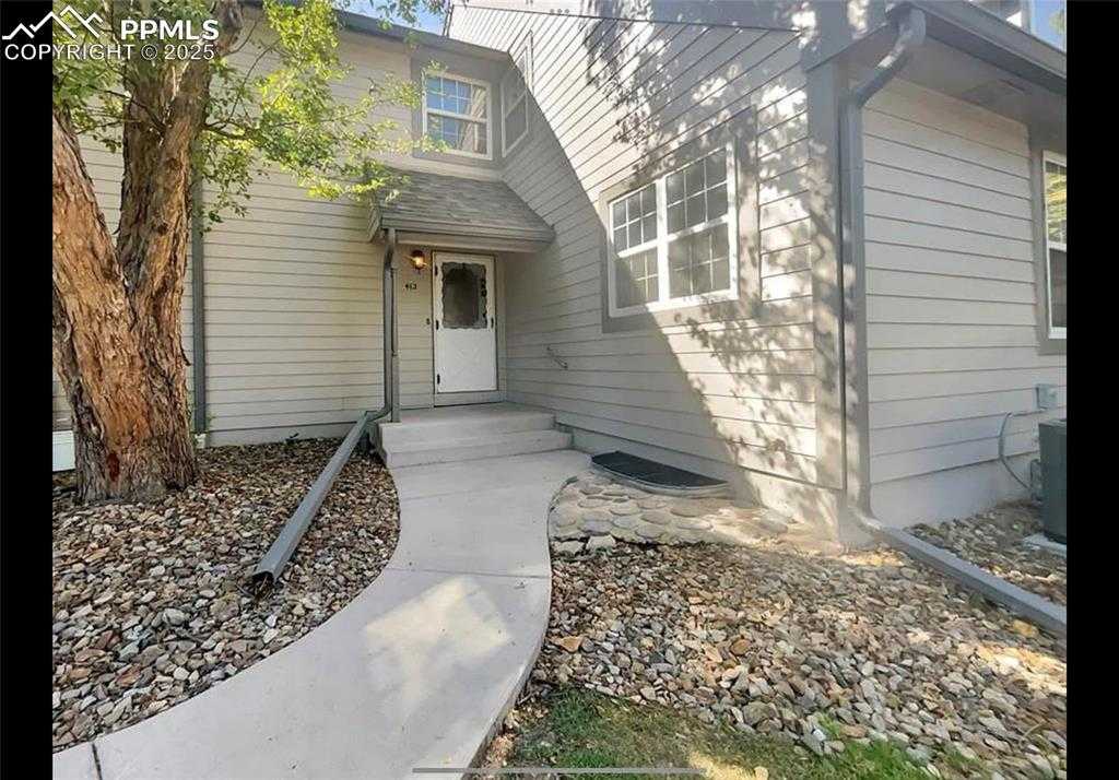 412 Cobblestone Dr photo 1 of 28