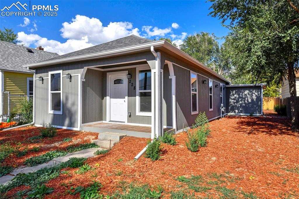 228 E. Las Vegas St photo 1 of 19