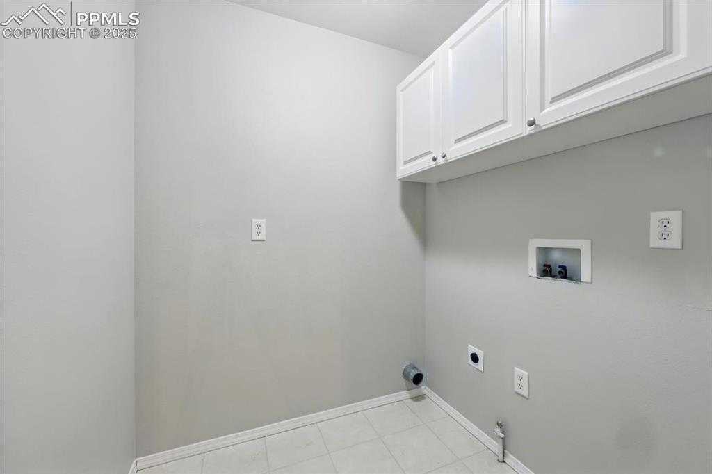 6817 Grand Prairie Dr photo 1 of 50