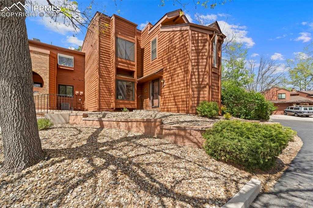 4713 Daybreak Cir photo 1 of 23