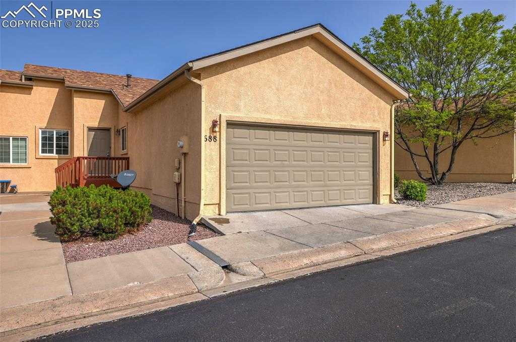 688 Bosque Vista Point photo 1 of 50