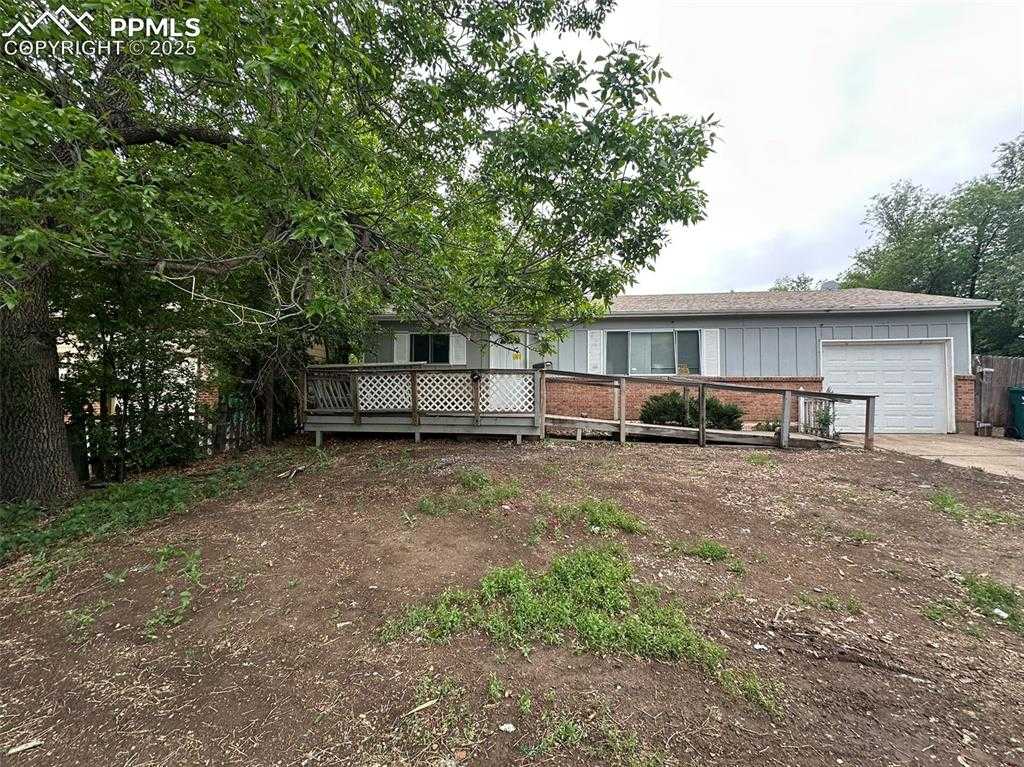 1126 Maxwell St photo 1 of 11