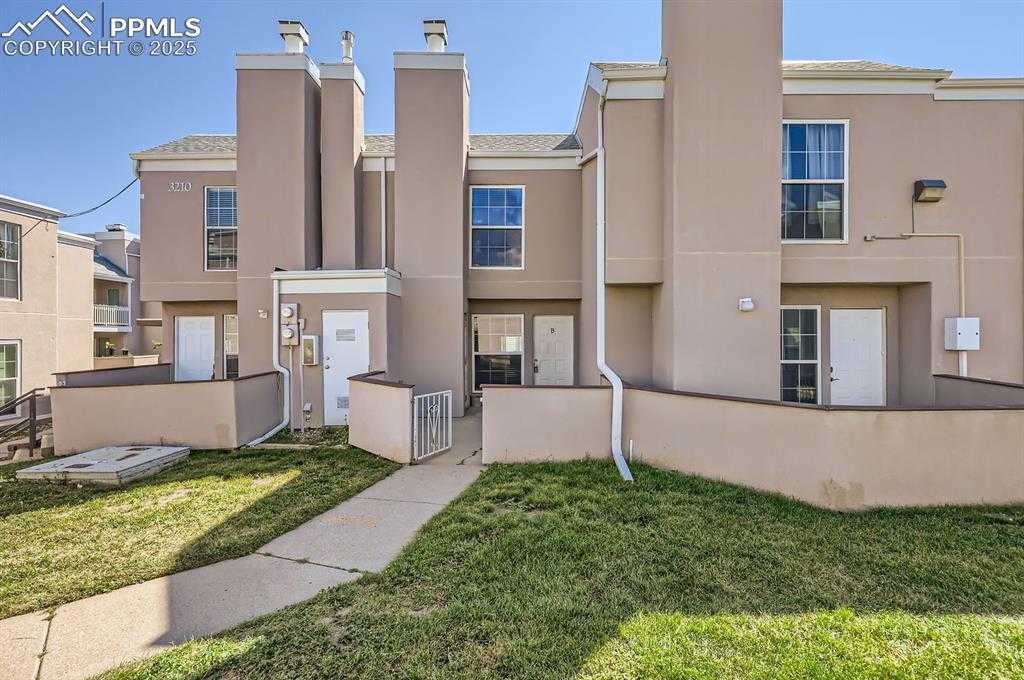 3210 Van Teylingen Dr photo 1 of 12