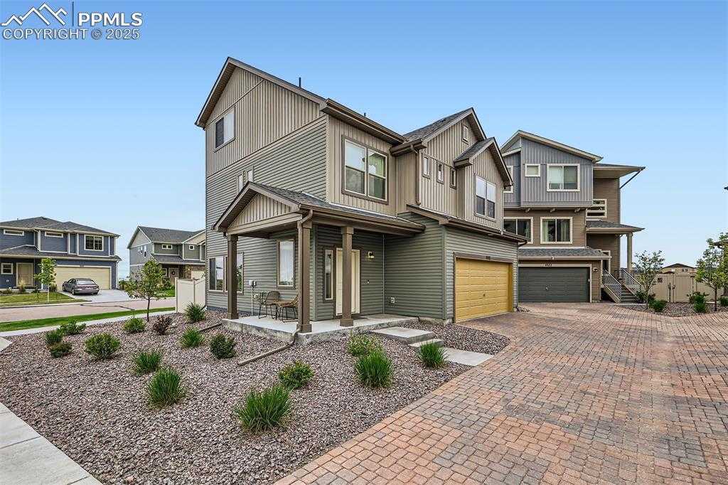 6918 Silvergrass Dr photo 1 of 31