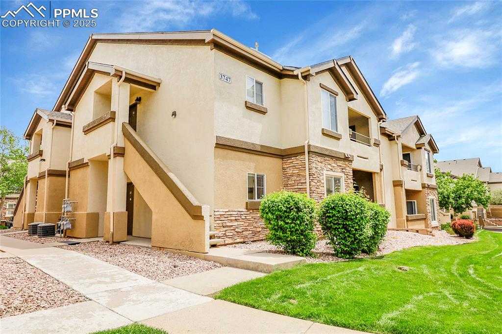3747 Riviera Grv photo 1 of 18
